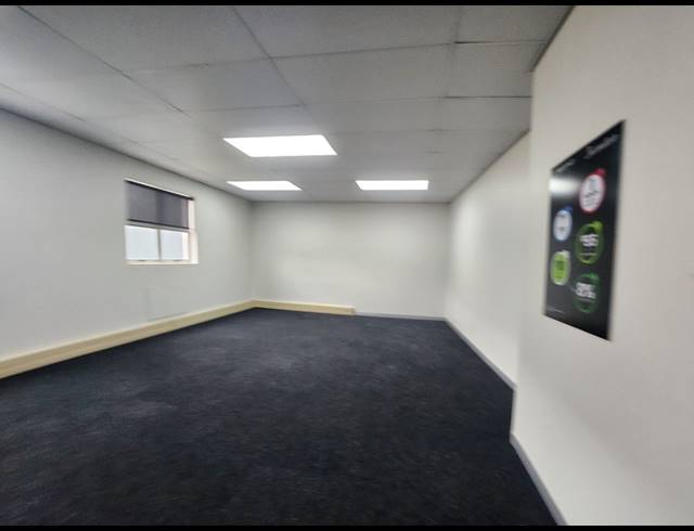 159M² OFFICE TO LET IN HALFWAY GARDENS